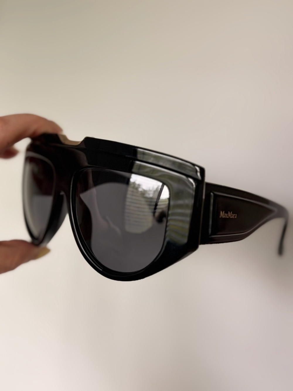 Max Mara Black OversizedSunglasses